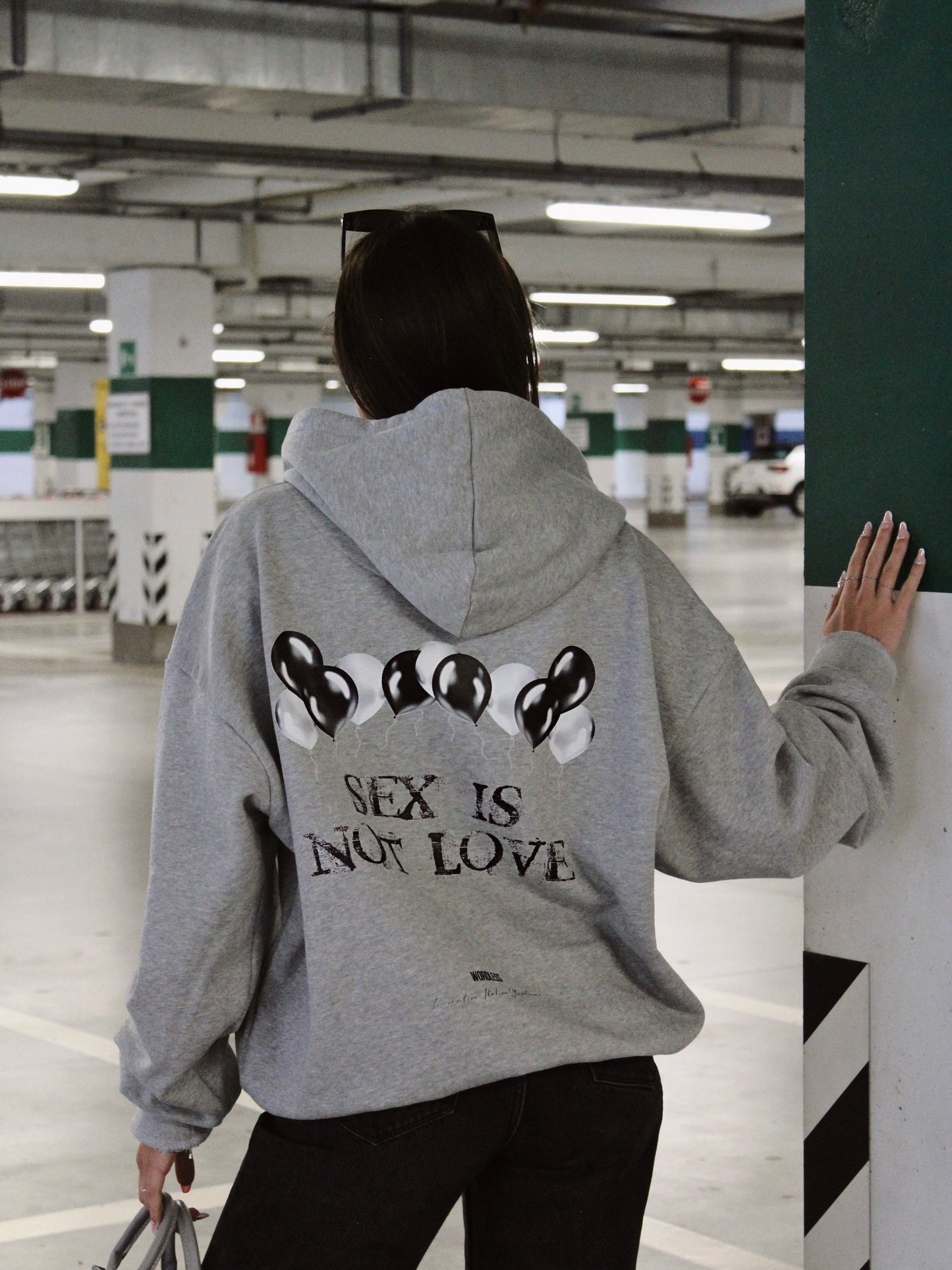 WORDLESS NOT LOVE HOODY 400