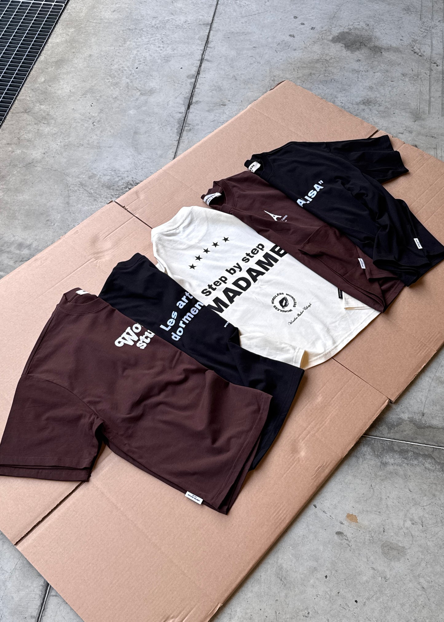 WORDLESS PARIS Charles De Gaulle Boxy Tee 300