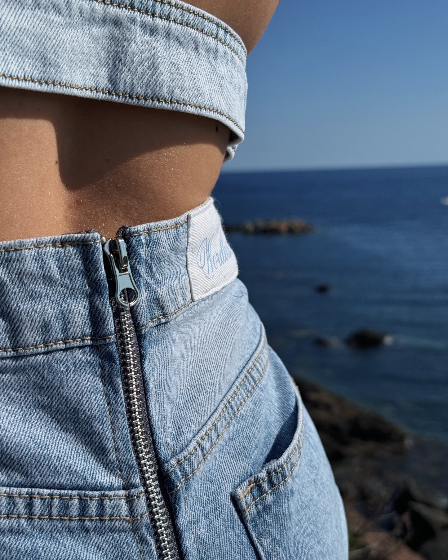 WORDLESS WOMAN'S DENIM SHORTS RETRO ZIP SS25