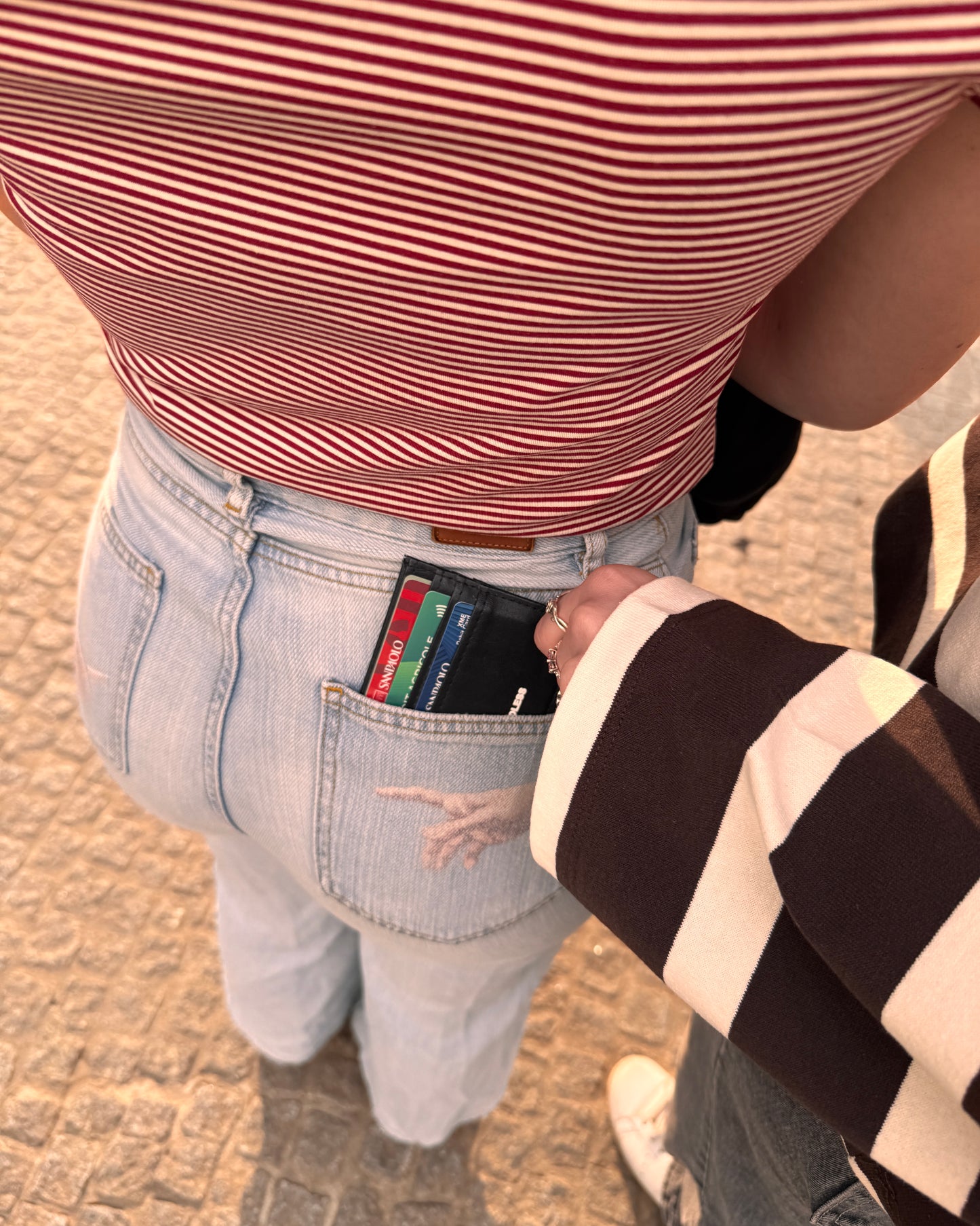 WORDLESS Leather Wallet 01