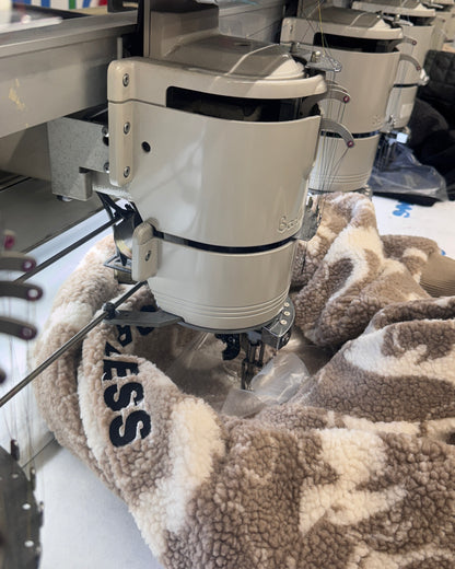 WORDLESS ICONIC TEDDY HALF ZIP PULLOVER