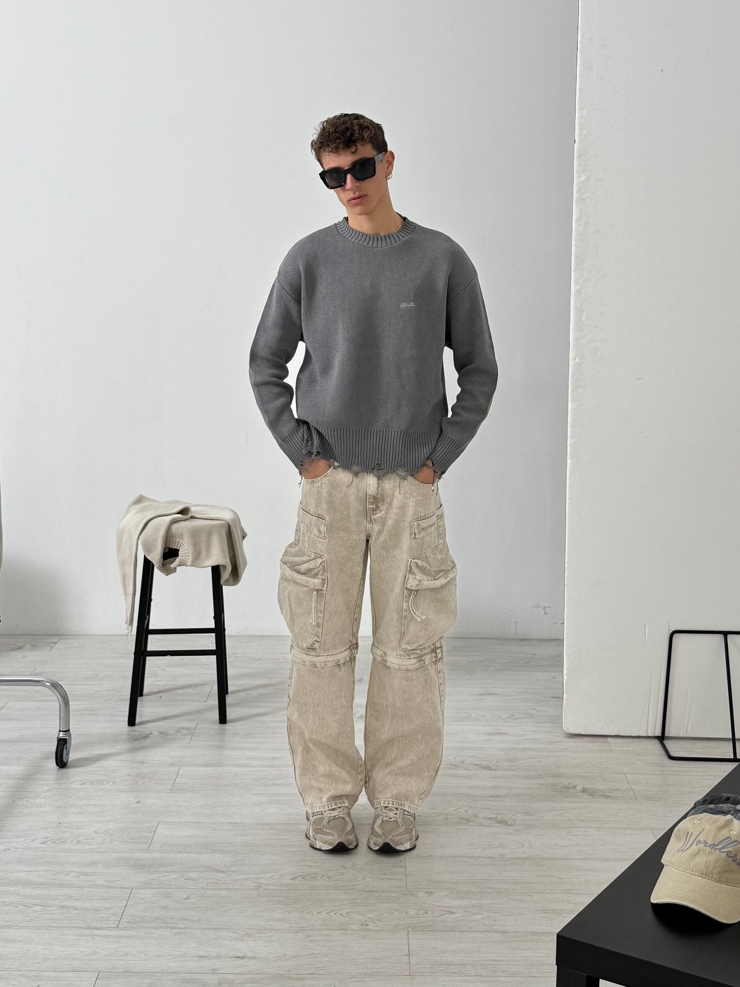 WORDLESS DESTROYED SWEATER I