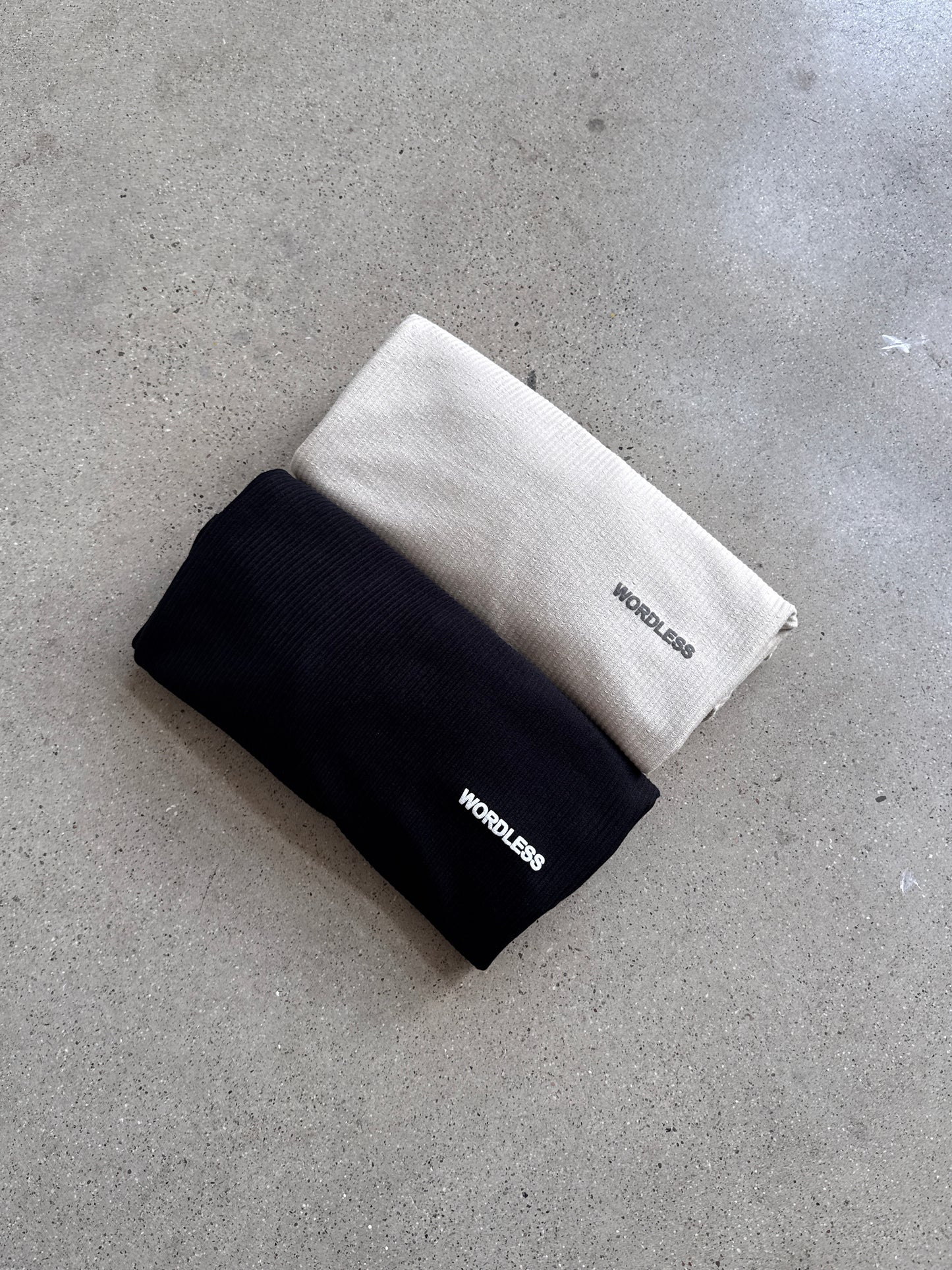WORDLESS ICONIC Minimal Ribbed Cropped Longsleeve Tee